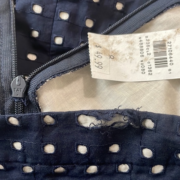 Ann Taylor eyelet fabric skirt Size 8 - Picture 14 of 14